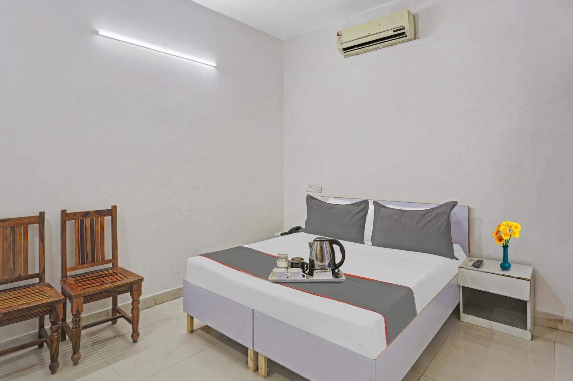 Hotel O Imperial Residency Near Dashrath Puri Metro Station 뉴델리 외부 사진