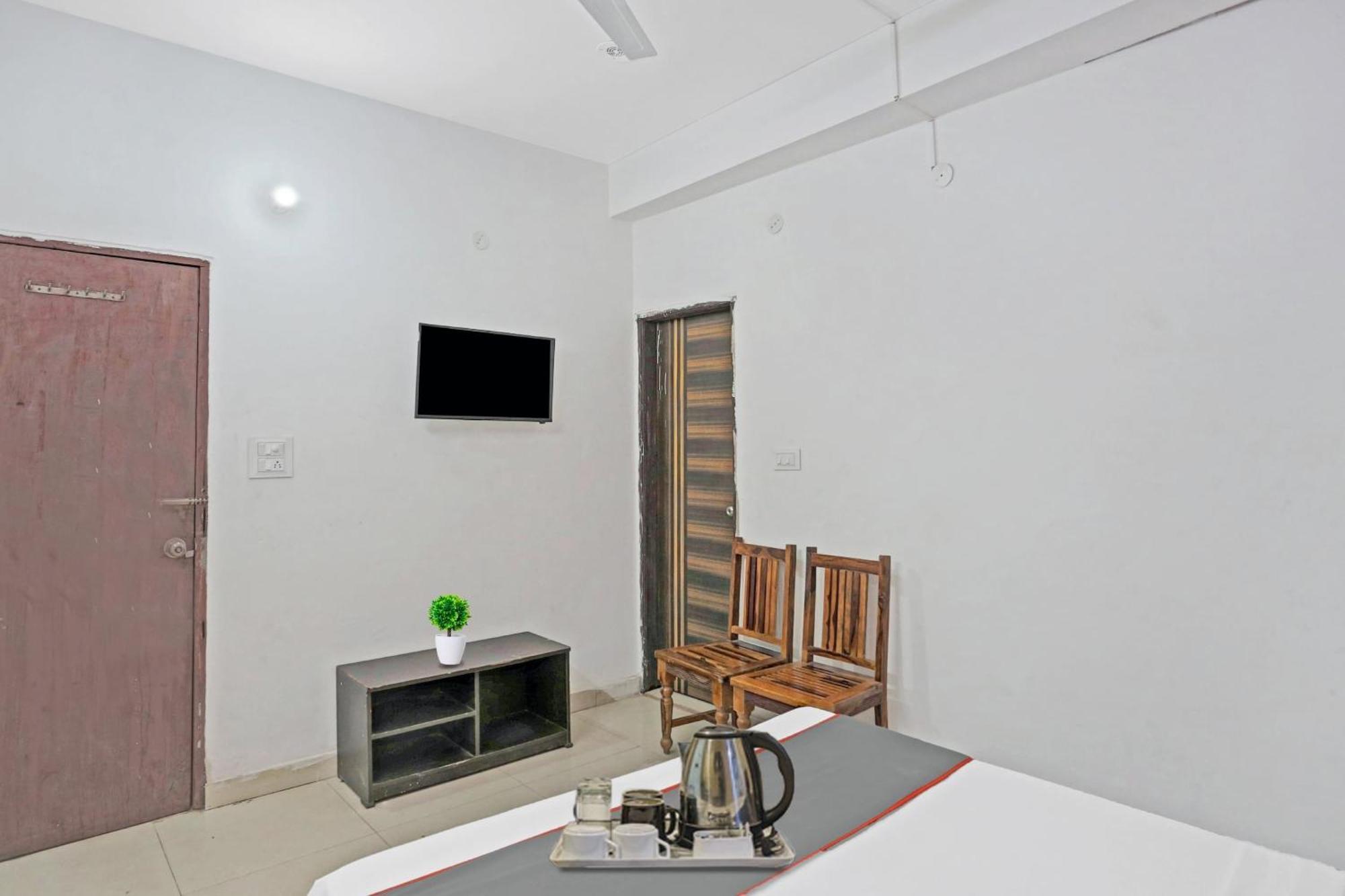 Hotel O Imperial Residency Near Dashrath Puri Metro Station 뉴델리 외부 사진